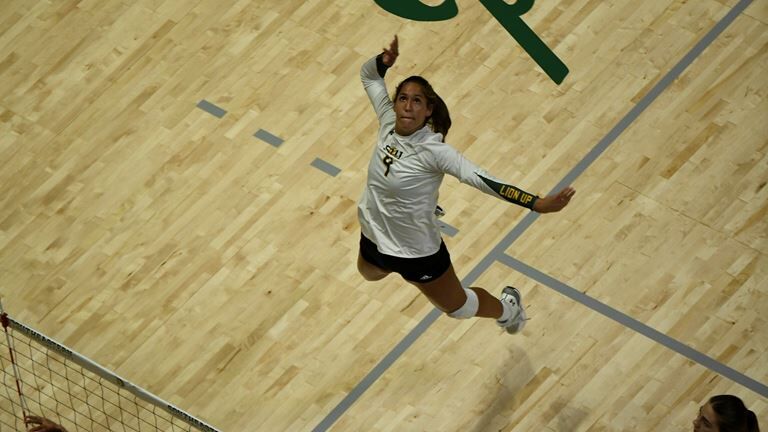 SLU Volleyball 2022